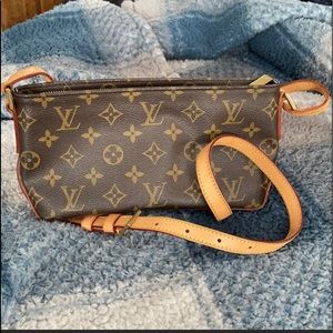 Barely used Smaller crossbody/shoulder bag